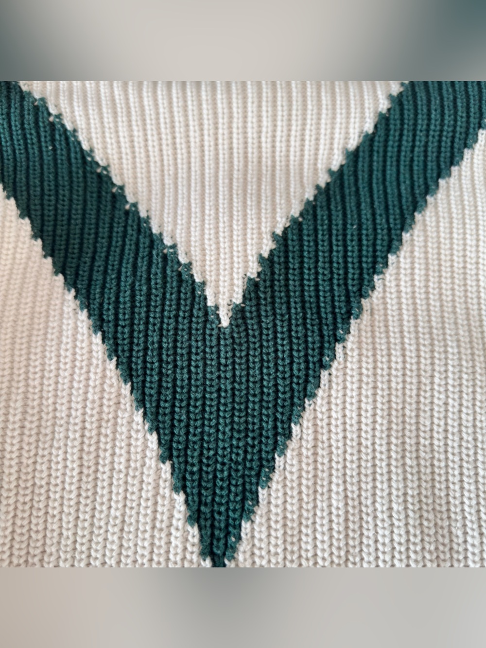 Lottie Moss Cropped White cream Knit Sweater Green Chevron V Trim PacSun Medium - Picture 3 of 4